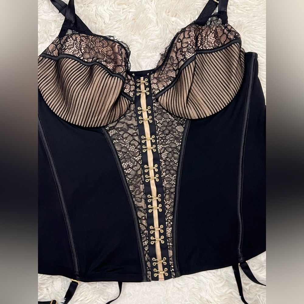 Cacique Women’s Veiled Lace Corset 40DD Black Lingerie Bustier Garter Boudoir - Picture 2 of 9